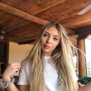 Meet your Posher, Hailey